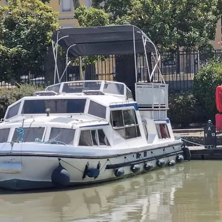 Botel Le Mydol Sejour Atypique Et Unique Sur Un Bateau