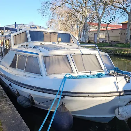 Le Mydol Sejour Atypique Et Unique Sur Un Bateau Botel